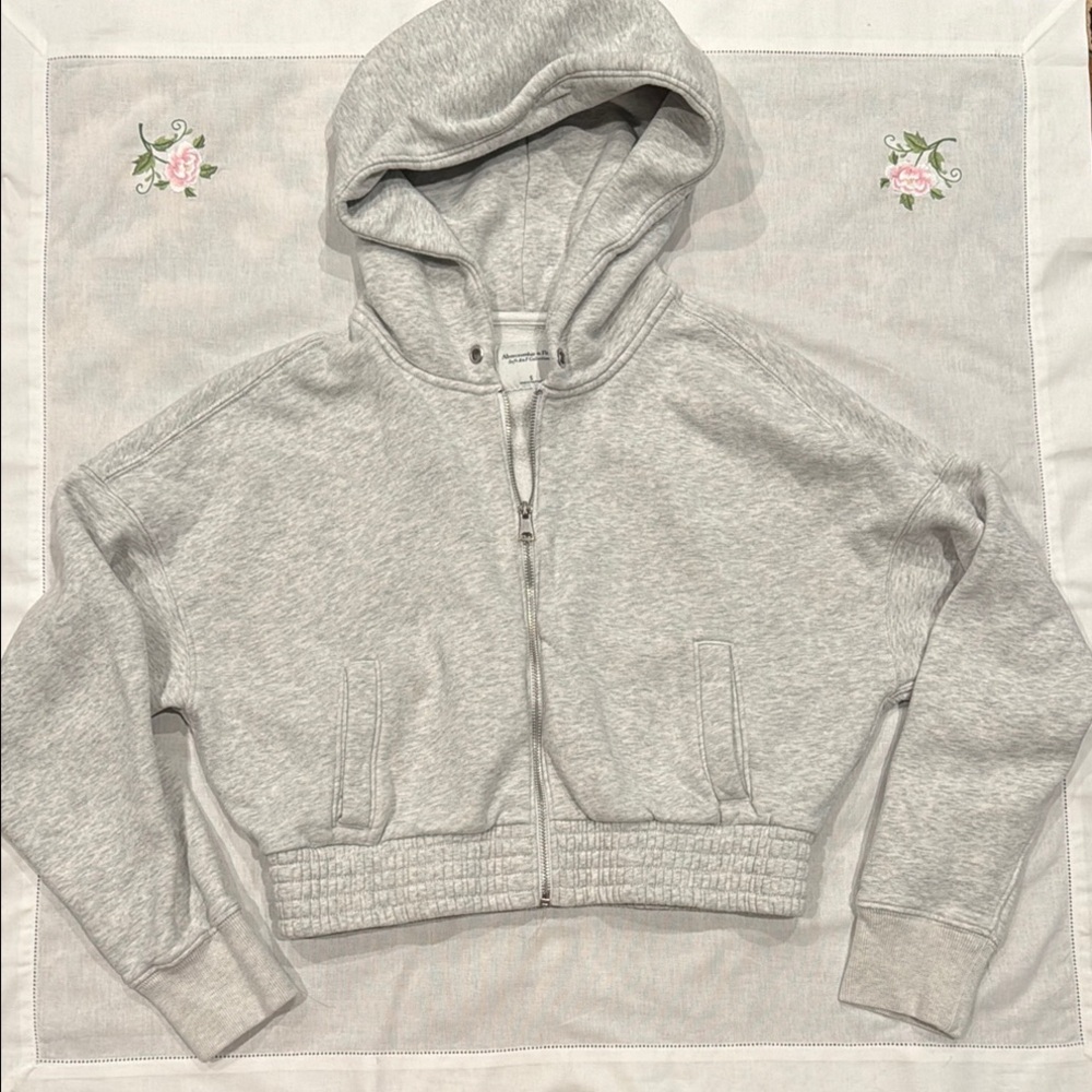 Abercrombie & Fitch Gray Cropped Zip-Up Hoodie size S
